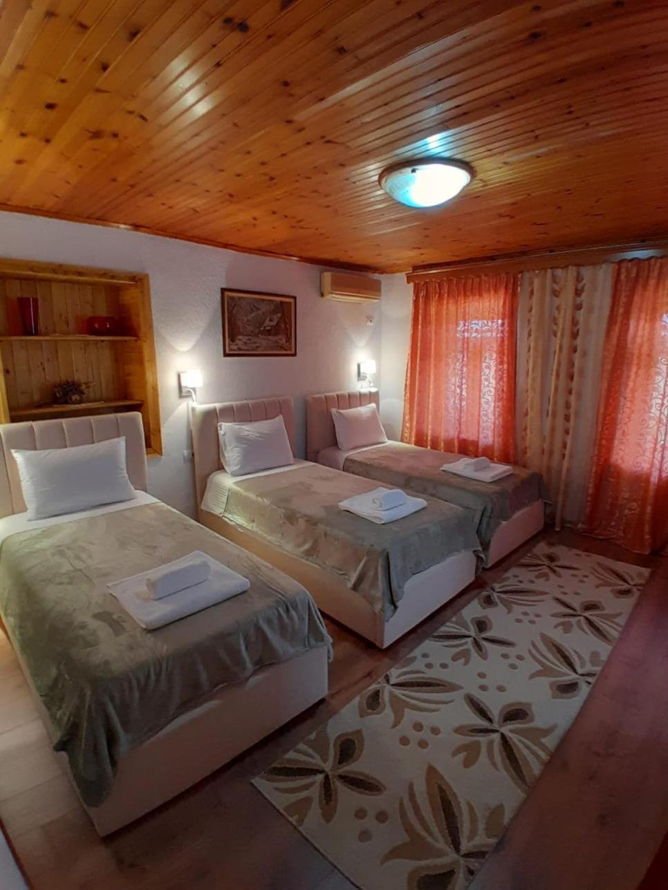 Guest House Ejona Gjirokaster Exterior photo