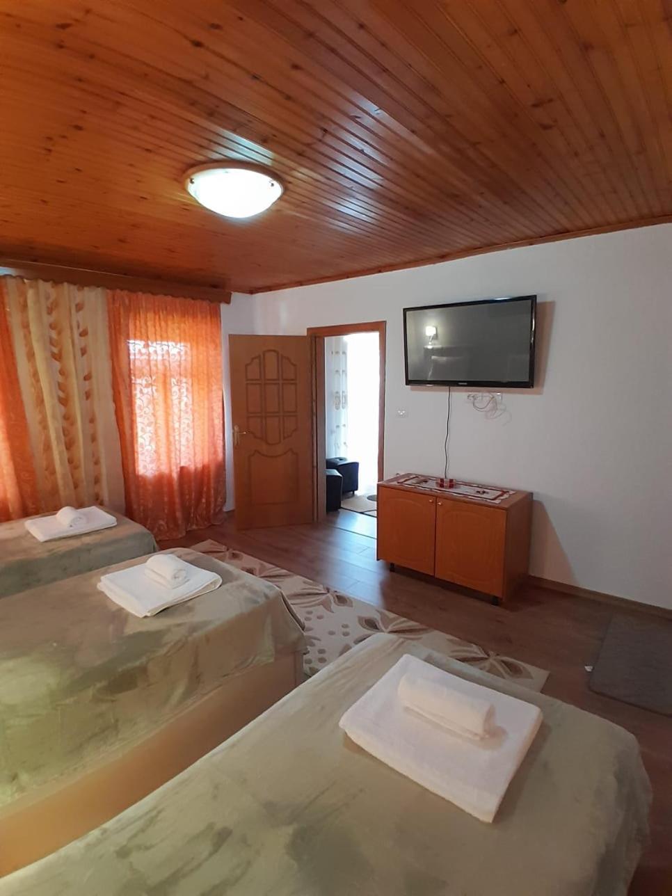 Guest House Ejona Gjirokaster Exterior photo